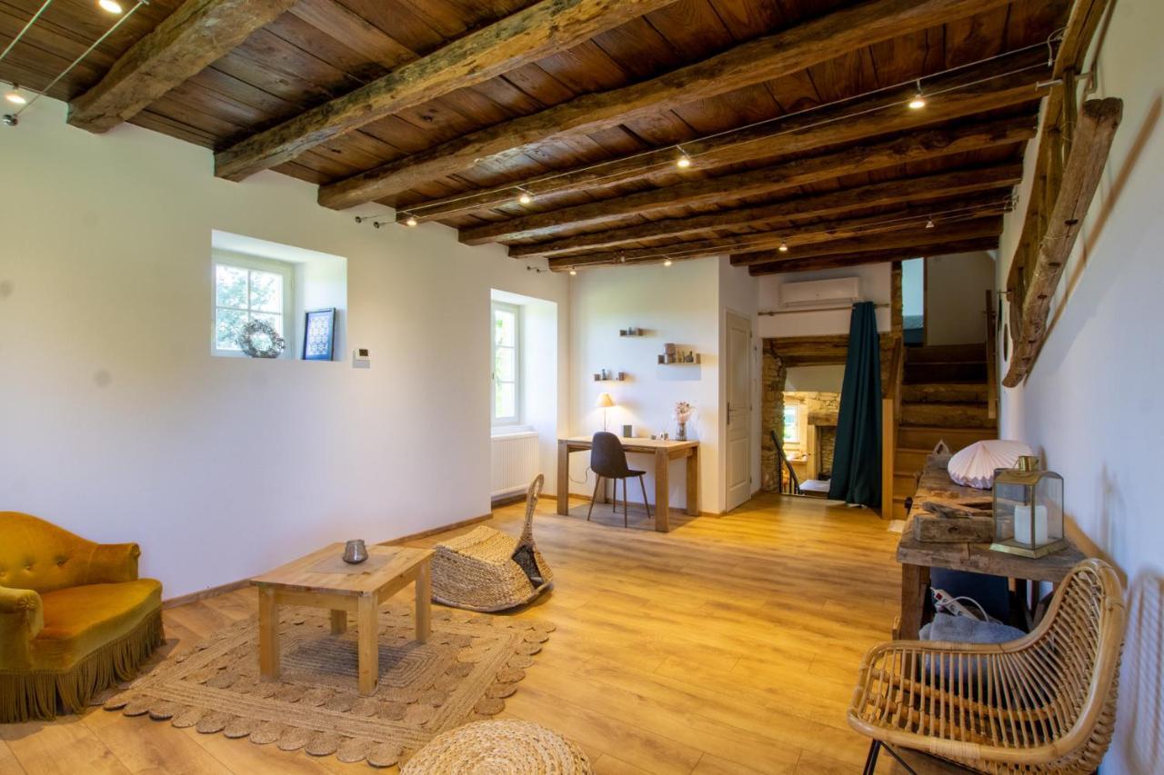 Chez Renou Et Prosperou Maison Typique Du Sarladait Saint-Genies Eksteriør bilde